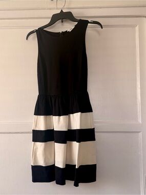 Bar III Black and White Sleeveless Striped Midi Dress